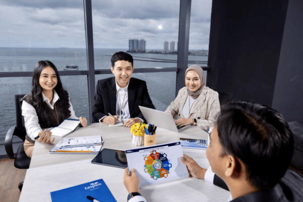 TASPEN Raih Penghargaan Employees Choice di Ajang 6th Indonesia Best 50 CEO Award