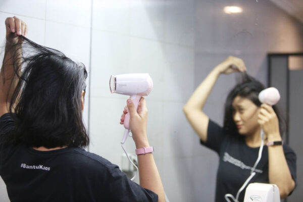 7 Nutrisi untuk Rambut Hitam Berkilau