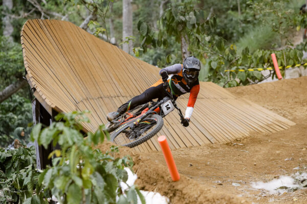 76 Indonesian Downhill Season 2025 Makin Menantang, Seri Perdana Digelar di Ternadi Bike Park