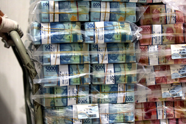 Bank Dunia Sebut 6 dari 10 Orang Indonesia Miskin, Ekonom Binus Bilang Begini
