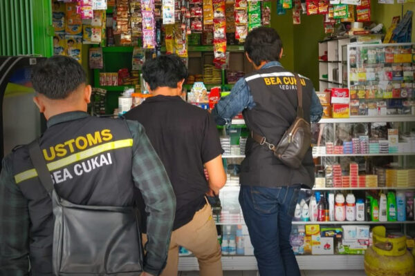 Bea Cukai Gencarkan Operasi Rokok Ilegal di Labuan Bajo dan Kediri, Ini Hasilnya