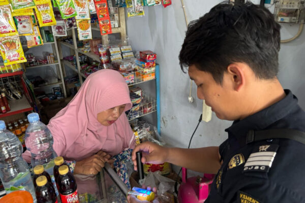 Bea Cukai Yogyakarta Edukasi Masyarakat Bahaya Rokok Ilegal Lewat Program Beringharjo