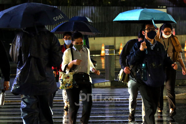 BMKG Sebut Jakarta Diliputi Awan Tebal Hari Ini, Ada Hujan Juga