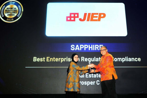 Buktikan Komitmen Patuh Hukum, JIEP Raih Penghargaan Sapphire ICRA 2025