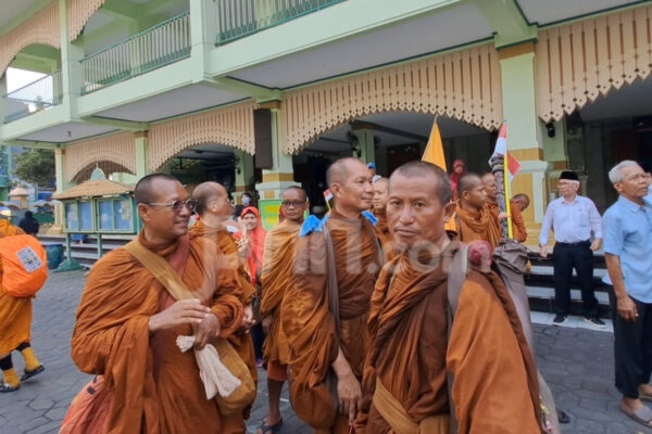 Cerita Laskar Macan Ali, Kawal Bhikkhu Thudong dari Bangkok sampai Candi Borobudur