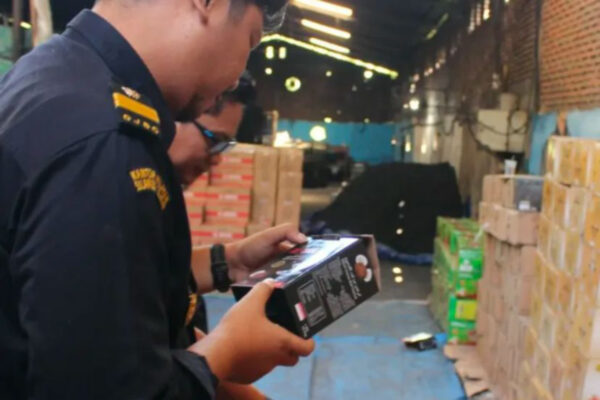 CV Hikmah Surabaya Arang Ekspor 2 Ribu Bag Bricket Asal Polewali Mandar ke Suriah