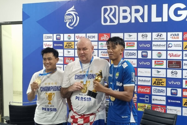 Dinobatkan sebagai Pelatih Terbaik Liga 1 2024/25, Bojan Hodak Singgung Soal Istirahat
