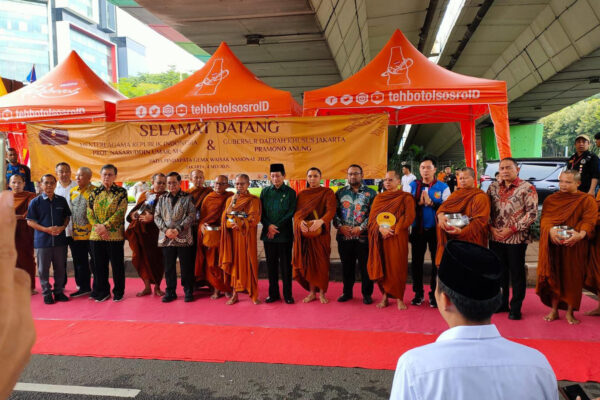Gema Waisak Pindapata Nasional 2025 Sukses Digelar, Menag Hingga Pramono Turut Hadir