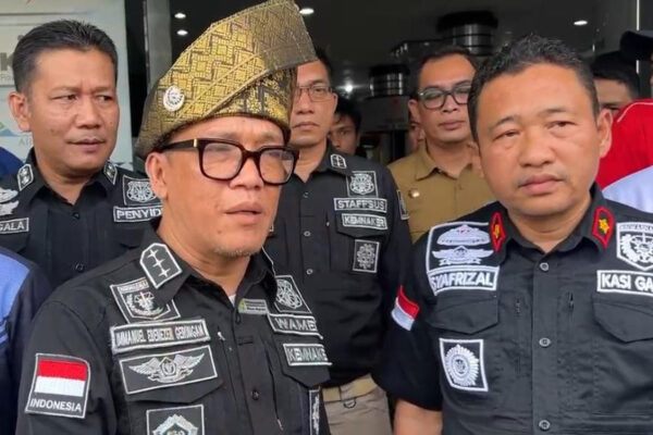Geram Perusahaan Tahan Ijazah Mantan Karyawan, Wamenaker: Mau Bekingnya Siapa, Tabrak!