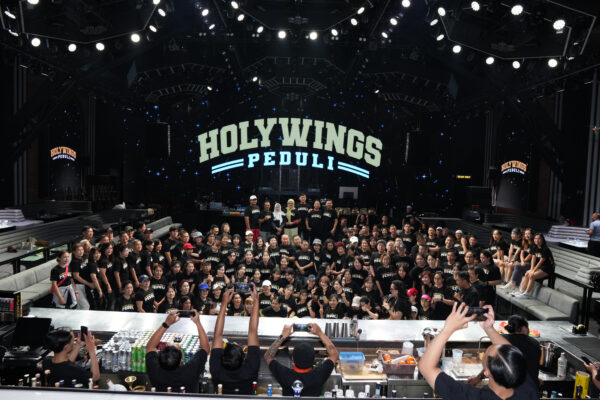 Holywings Peduli Gelar Senam Sehat, Libatkan 150 Warga Surabaya