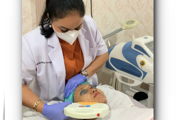 Ingin Tampil Lebih Awet Muda? EMBC Skincare Solusinya