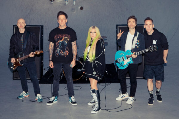 Kawan Lama, Avril Lavigne dan Simple Plan Berkolaborasi dalam Lagu Baru