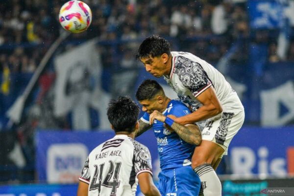 Klasemen Sementara Liga 1: Persib Makin Mentereng, Bali United Tertahan