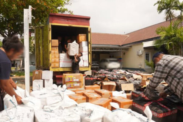 Lewat Operasi Gurita, Bea Cukai Tegal Gagalkan Peredaran 1,3 Juta Batang Rokok Ilegal