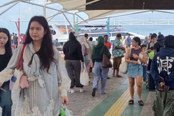Libur Panjang, Ribuan Wisatawan Kunjungi Kepulauan Seribu