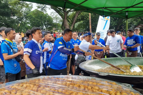 Masak Besar Bobon Santoso bersama Bobotoh, Siapkan 6 Ribu Porsi Batagor Bandung