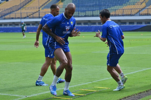 Menghilang 3 Pertandingan, DDS Comeback saat Persib Jumpa Malut United?