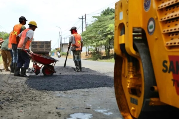 Menjelang Lebaran 2025, Gubernur Jateng Sebut Jalan Provinsi Bebas Lubang