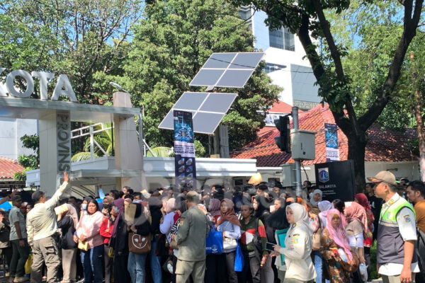 Pelamar PPSU hingga Damkar Mengular hingga ke Depan Balai Kota Jakarta, Ada yang Datang Sejak Subuh