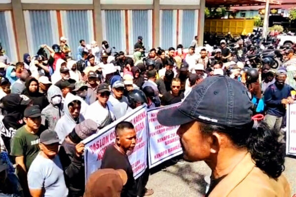 Pendukung Kecewa Terhadap Penanganan Kasus Rekayasa Penangkapan Cawabup Ii Sumirat, Aksi Berlangsung Panas