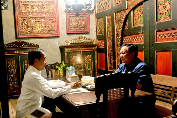 Pengamat: Masyarakat Tak Rela Prabowo Terkontaminasi Jokowi