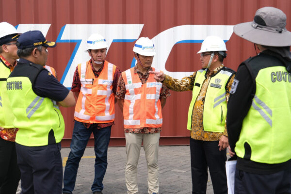 Percepat Arus Barang di Pelabuhan Tanjung Emas, Bea Cukai Terapkan Modernisasi Teknologi