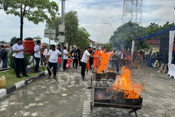 Polda Riau Musnahkan Ratusan Kilogram Sabu-Sabu, Heroin, dan Ganja