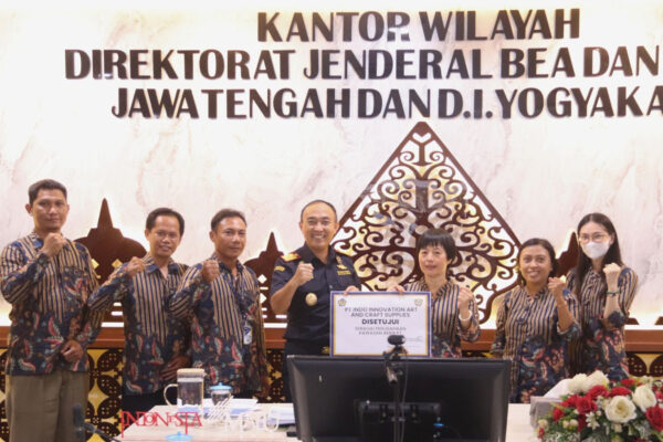 Produsen Pigura Kanvas di Demak Ini Resmi Kantongi Izin Kawasan Berikat dari Bea Cukai