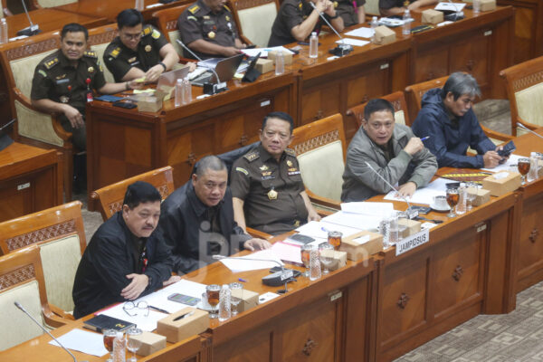 Rapat Bareng Jampidsus, Legislator Komisi III Menyoroti Pengamanan TNI di Kejaksaan