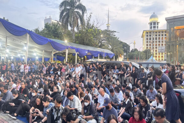 Ribuan Umat Katolik Hadiri Misa Requiem Paus Fransiskus di Katedral Jakarta