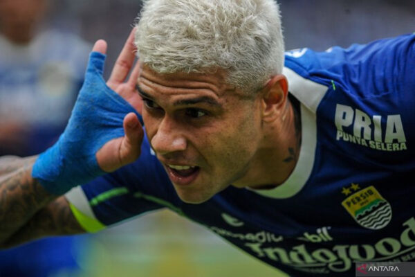 Sanksi Diperberat, Ciro Alves Tak Bisa Bermain Sampai Akhir Musim