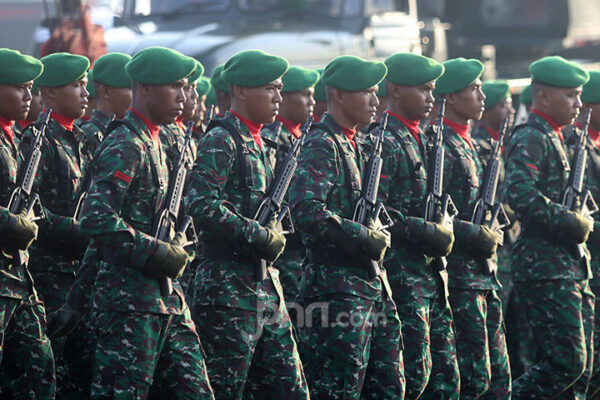 Satu Peleton TNI AD Dikerahkan Untuk Perkuat Keamanan Kantor Kejati NTT