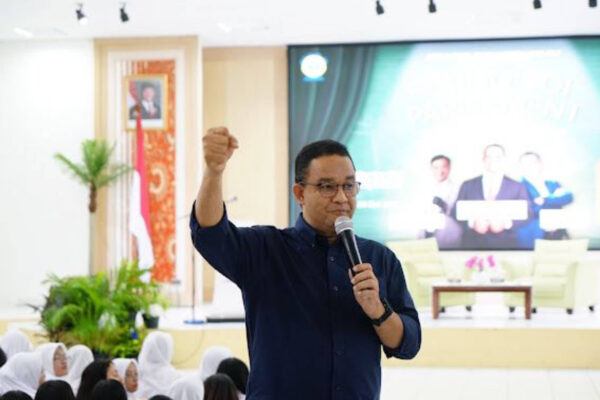 School of Parliament SMA Labschool Jakarta: Regenerasi Semangat Demokrasi Pemuda