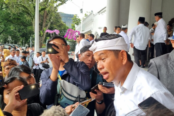 Tak Hanya Siswa, Orang Dewasa Bermasalah Juga Bakal Dikirim ke Barak Militer