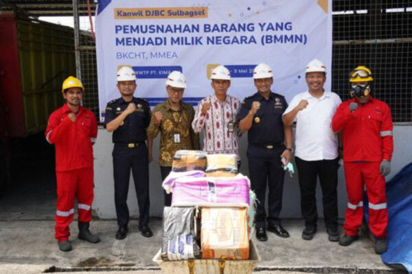 Tegas, Kanwil Bea Cukai Sulbagsel Musnahkan Rokok & Miras Ilegal Senilai Rp 6 Miliar