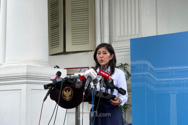 Tekan Panggilan Spam, Menteri Meutya Akan Atur Penggunaan SIM Card, Mohon Dukungannya
