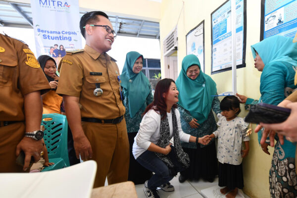 Tekan Stunting, Mitra Tours & Travel Salurkan Paket Makanan Bergizi untuk Anak di Cilegon