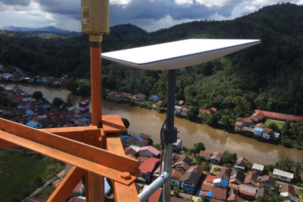 Telkomsat Hadirkan Layanan Internet Berbasis Satelit di Puskesmas Maluku Utara
