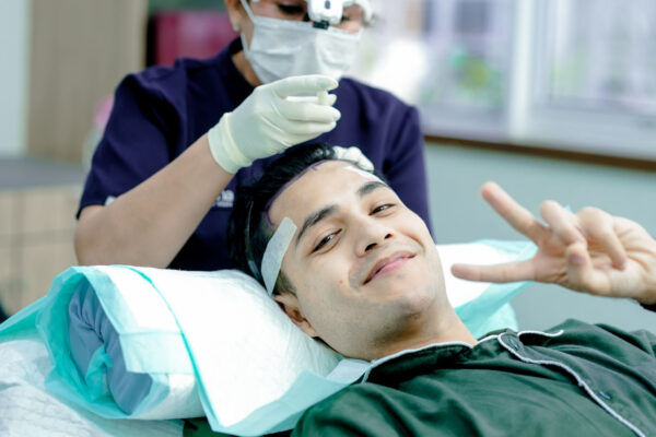 Transplantasi Rambut Tak Bisa Diulang, Pilih Teknik & Klinik Tepat untuk Hasil Maksimal