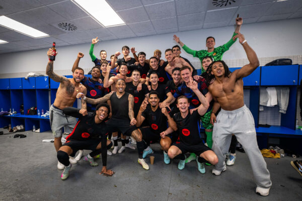 Trofi Juara La Liga Barcelona Terasa Spesial