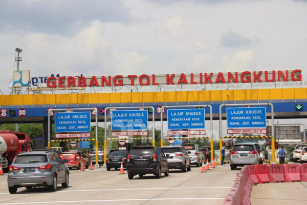 Volume Kendaraan Meningkat, Polisi Mulai Lakukan One Way di Tol Kalikangkung hingga Bawen