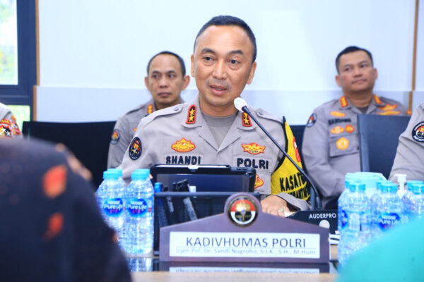 Ayo Laporkan Premanisme Lewat Telepon & WhatsApp, Ini Nomornya