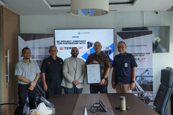Gandeng Terex, SSB Hadirkan Rough Terrain Crane Berstandar Internasional di Indonesia