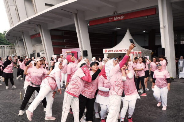 Gelar Zumba di Gelora Bung Karno, Viva Cosmetics Ajak Perempuan Tampil Cantik dan Sehat