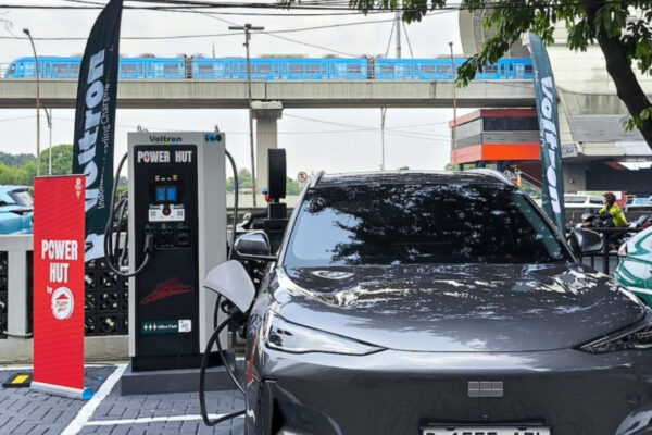Kolaborasi Multipihak Memperluas Jangkauan Charging Station EV di Indonesia