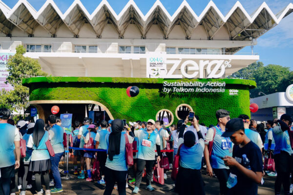 Langkah Nyata Telkom Wujudkan NZE, Hitung dan Kompensasi Jejak Karbon Digiland 2025