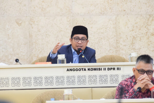 Mendagri Bolehkan Pemda Rapat di Hotel, Gus Khozin Ingatkan soal Pedoman