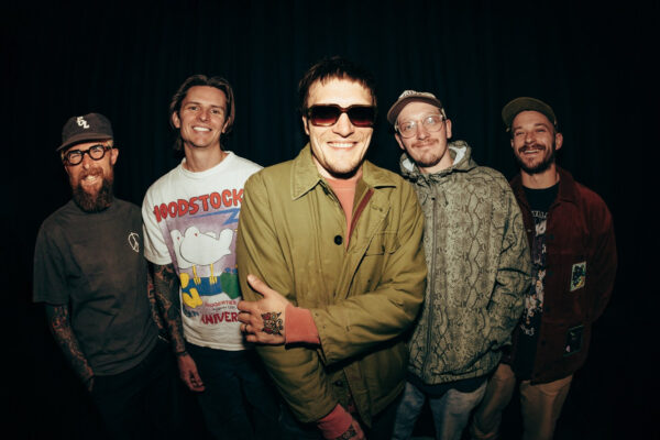 Neck Deep Akhirnya Rilis Lagu yang Sudah Lama Tersimpan