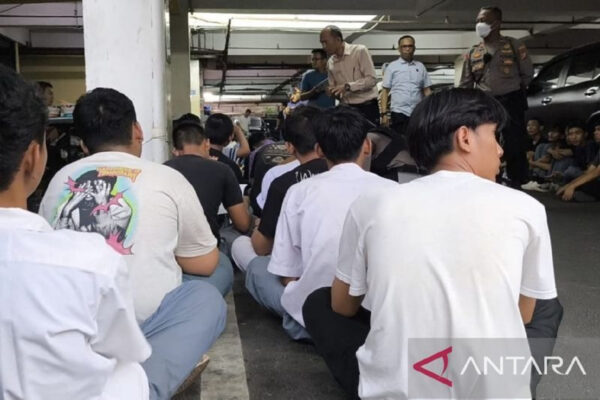 Pemprov Jabar Resmi Berlakukan Jam Malam Untuk Pelajar, Pukul 21.00 WIB Wajib Sudah di Rumah