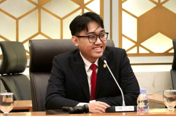Ratusan Ribu Peserta Gagal Lulus SNBT, Gus Hilman Komisi X DPR Rekomendasikan Kampus Swasta Ini
